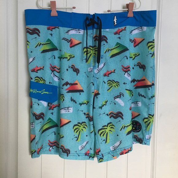 Maui & Sons Board Shorts Size Large